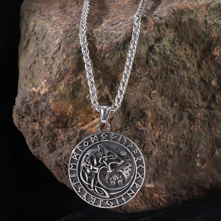 Nordic Wolf pendant