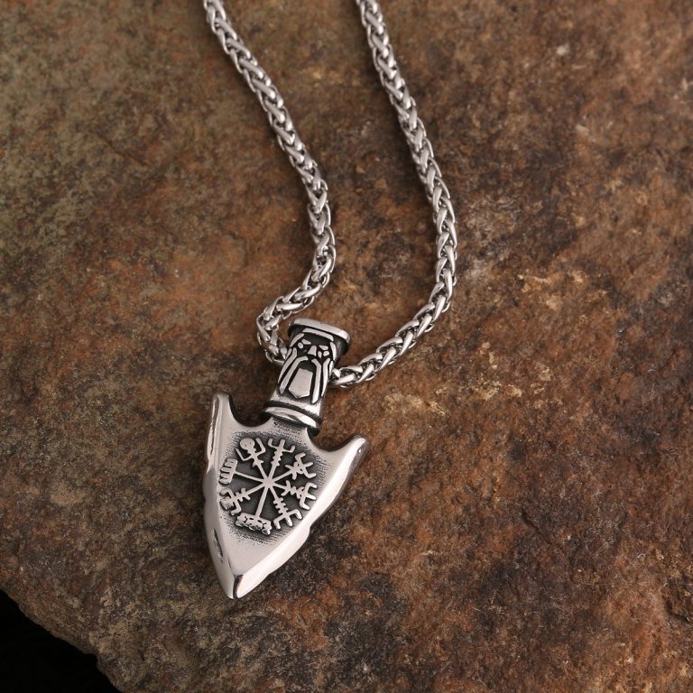 gungrir pendant