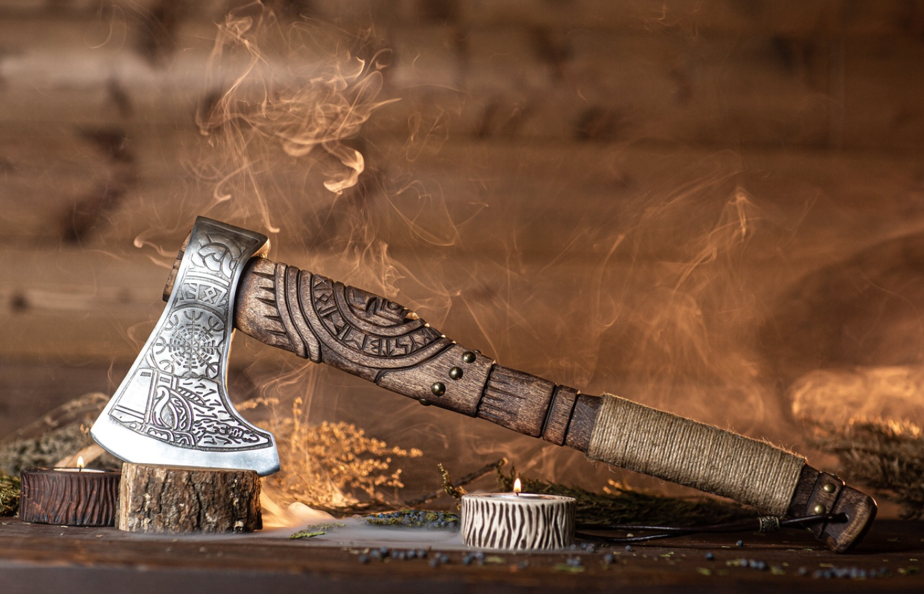 Ragnar Lothbrok axe