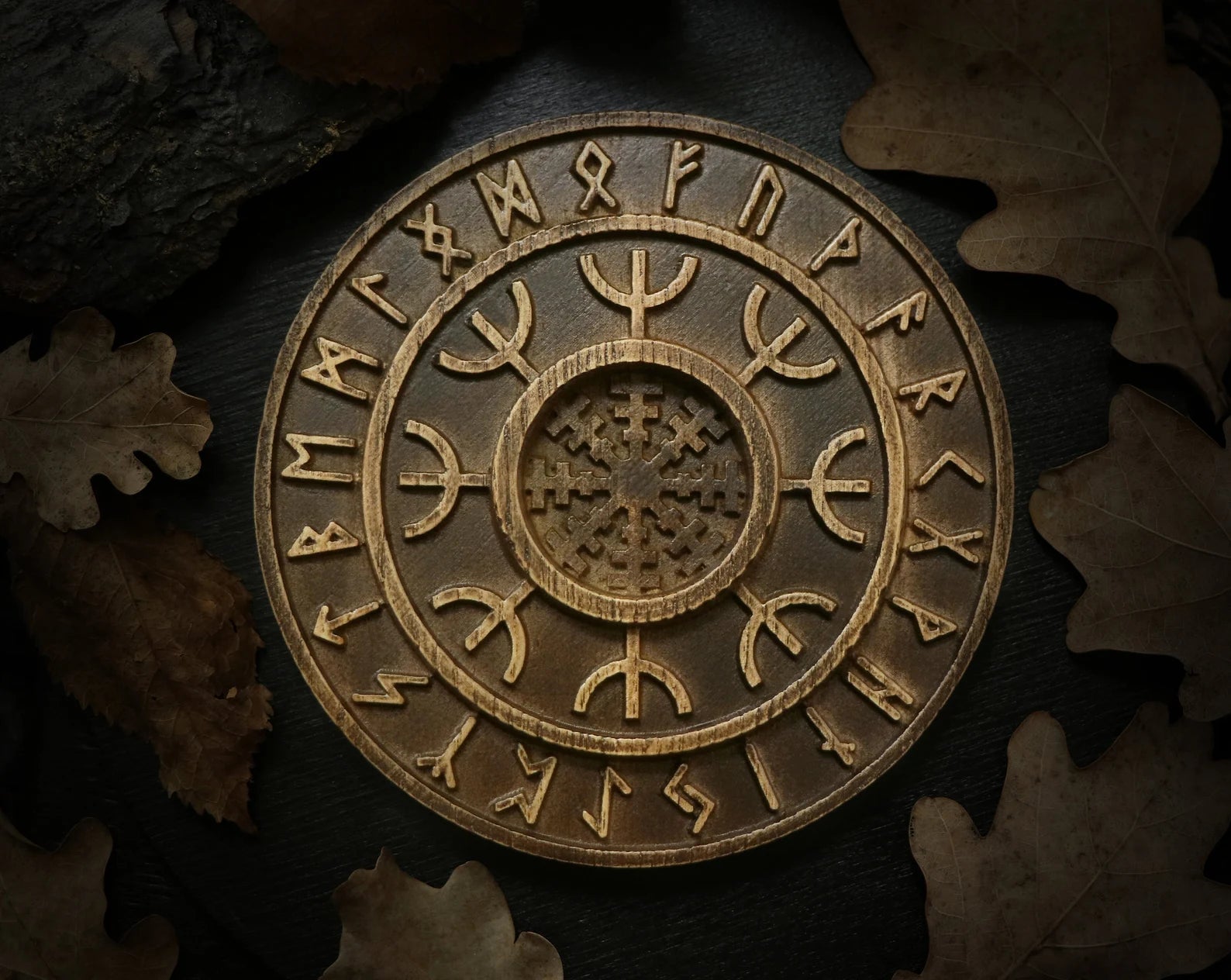 vegvisir candle holder